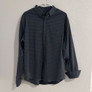 UNTUCKit Men's Navy and Grey Checkered Flannel Shirt
